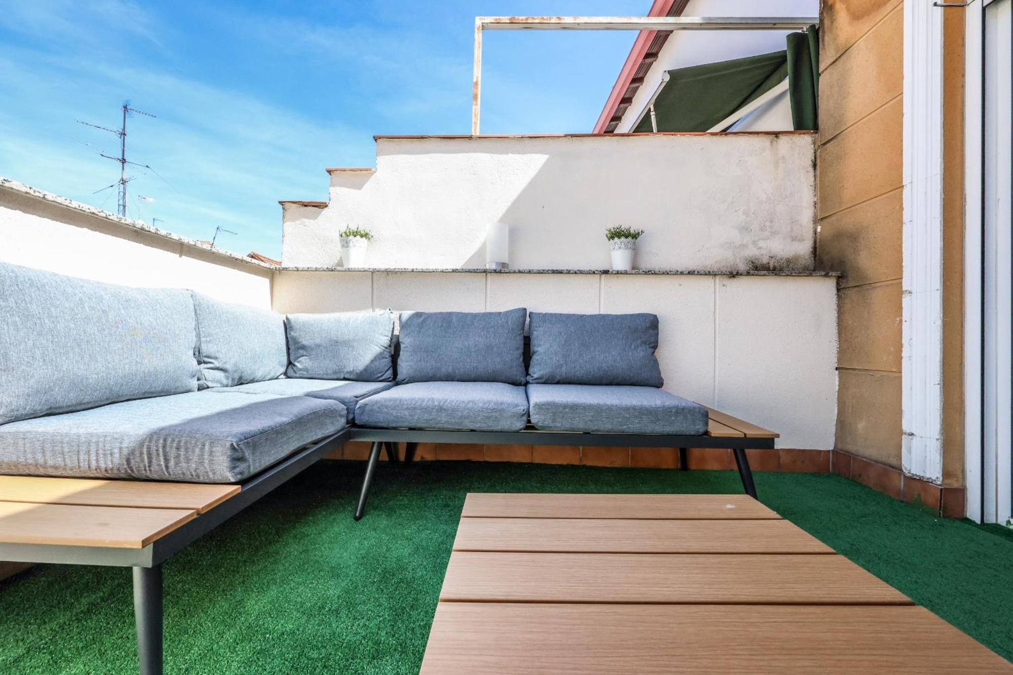 Atico Reformado Con Terraza En Tirso De Molina Para 4 Personas Alquiler Temporal Madrid Exteriér fotografie