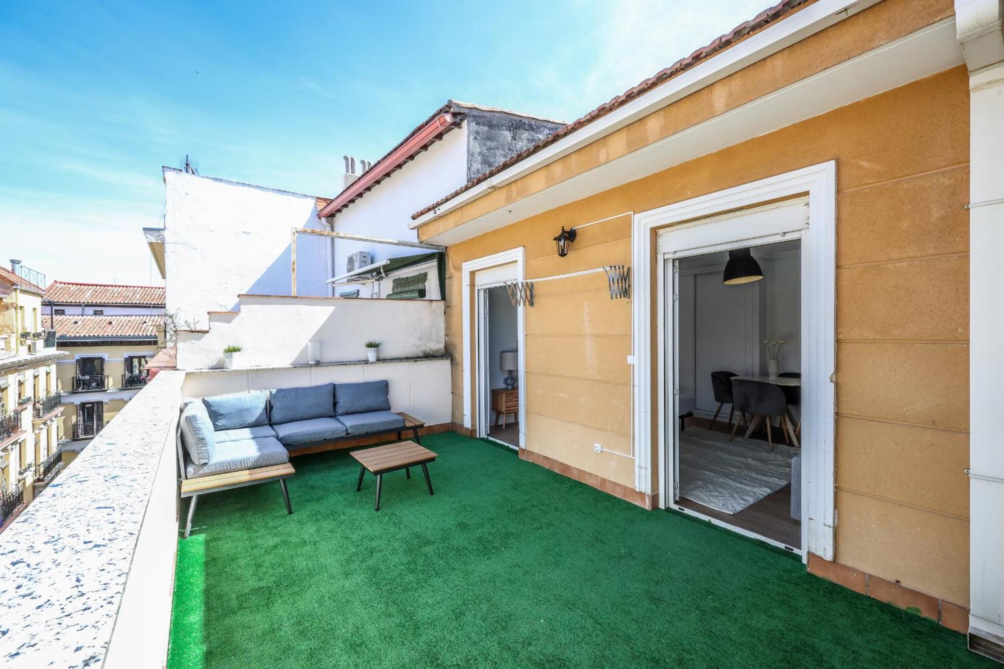 Atico Reformado Con Terraza En Tirso De Molina Para 4 Personas Alquiler Temporal Madrid Exteriér fotografie